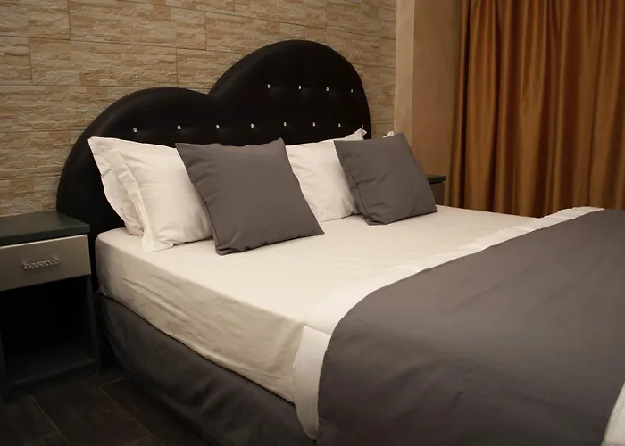 那不勒斯贝拉酒店 酒店