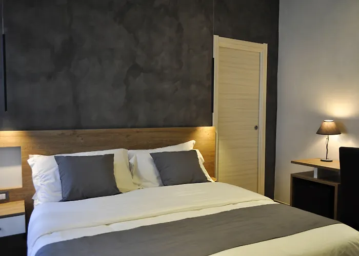 那不勒斯贝拉酒店 酒店 3*