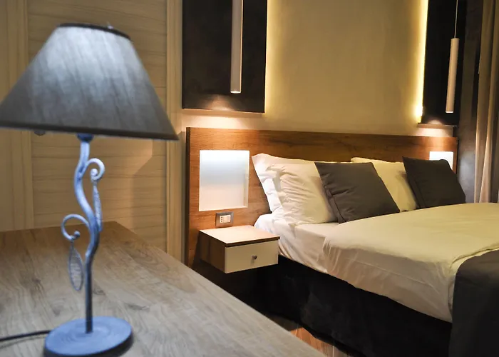 那不勒斯贝拉酒店 酒店