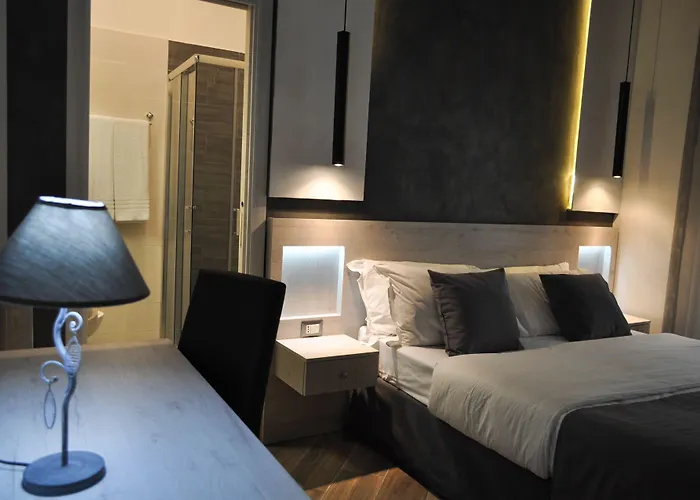 那不勒斯贝拉酒店 3*