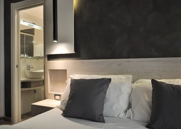 那不勒斯贝拉酒店 3*