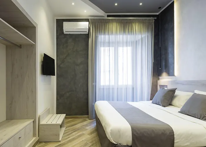 那不勒斯贝拉酒店 3*