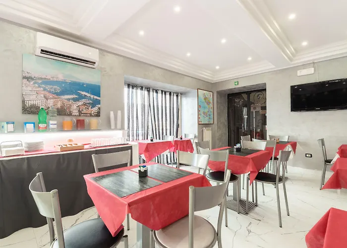 那不勒斯贝拉酒店 3*